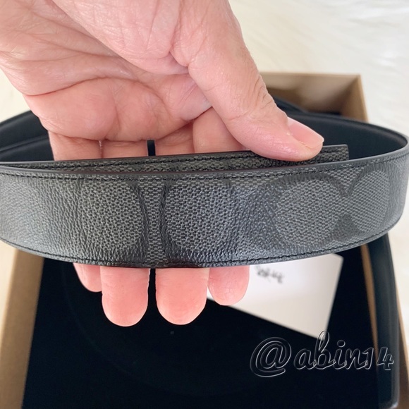 NWT Coach Signature Black Cut-to-Size Reversible Belt in a Gift Box - Picture 2 of 9